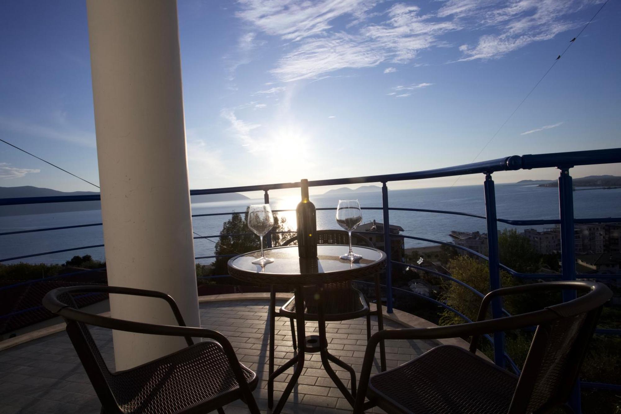 Jico Travel - Villa Colombo Vlorë Δωμάτιο φωτογραφία