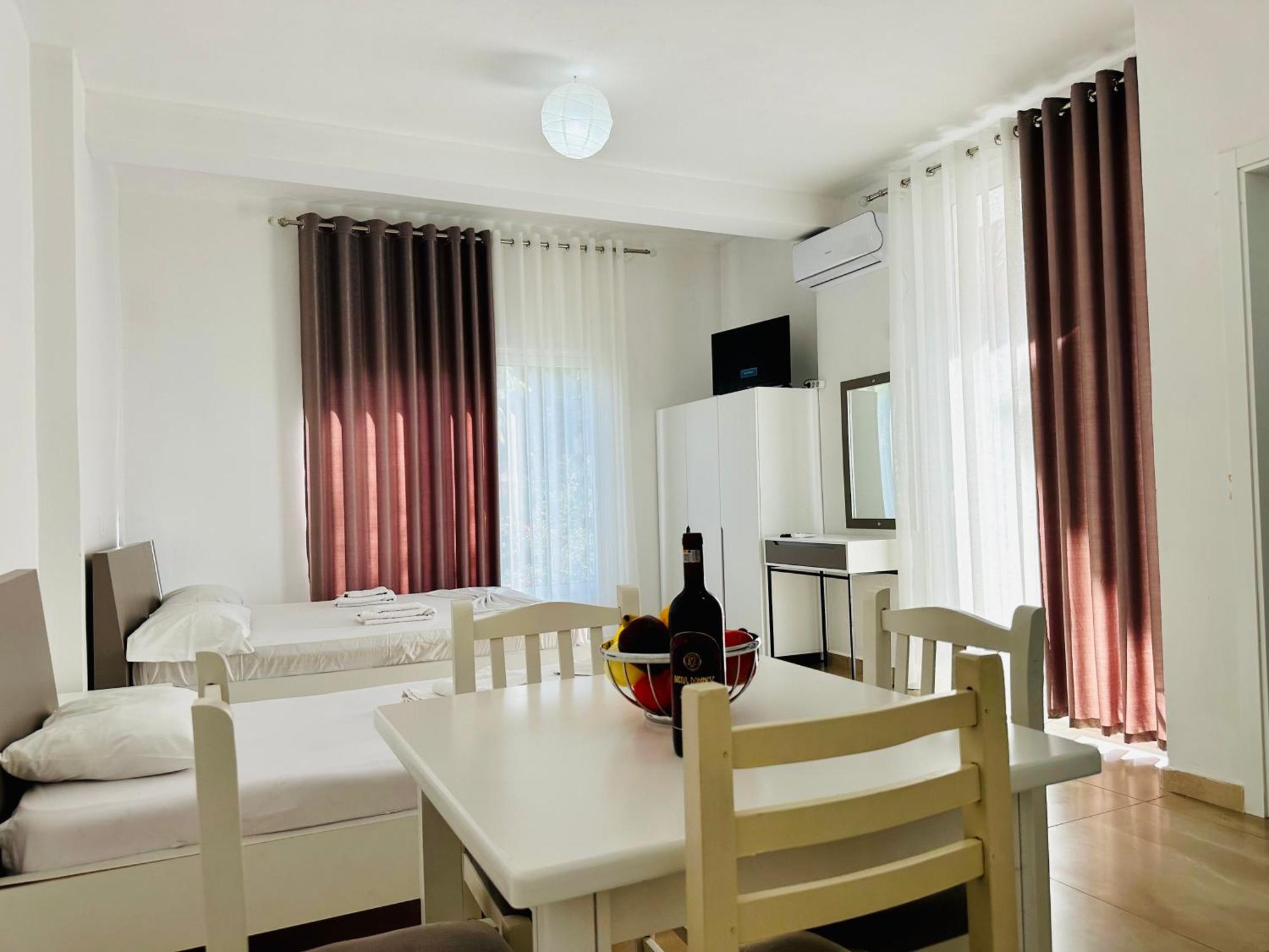 Jico Travel - Villa Colombo Vlorë Δωμάτιο φωτογραφία