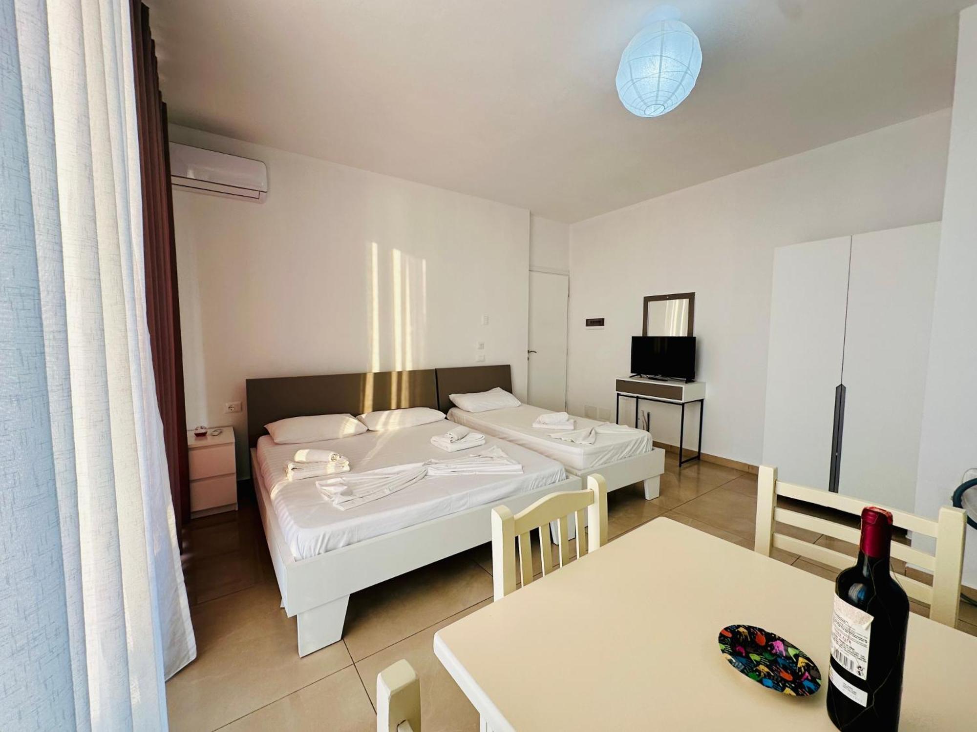 Jico Travel - Villa Colombo Vlorë Δωμάτιο φωτογραφία